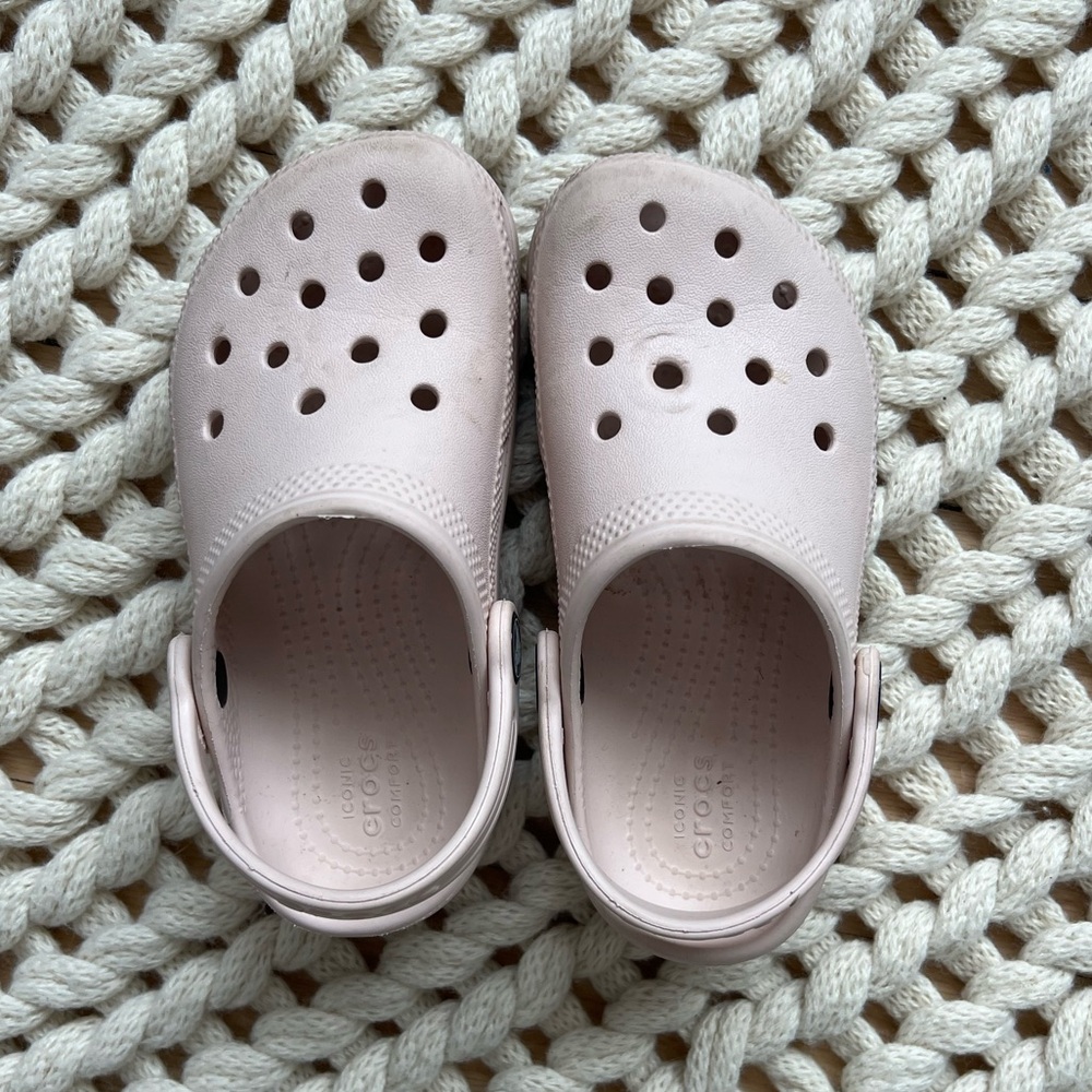Light pink Girls size c10 crocs